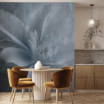 Ταπετσαρίες Ένα λευκό λουλούδι με ένα λουλούδι πάνω του