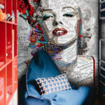 Ταπετσαρίες Γυναίκα με κόκκινα χείλη και λουλούδια