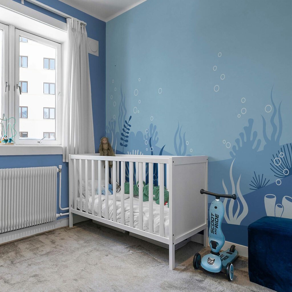 Μπλε και λευκή υποβρύχια σκηνή