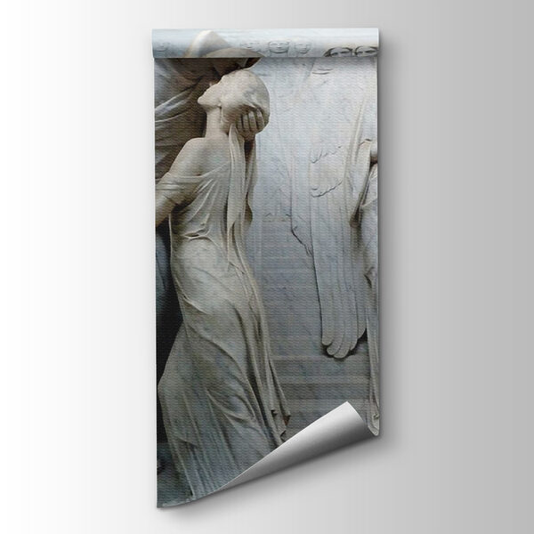 Statue of a man kissing a woman